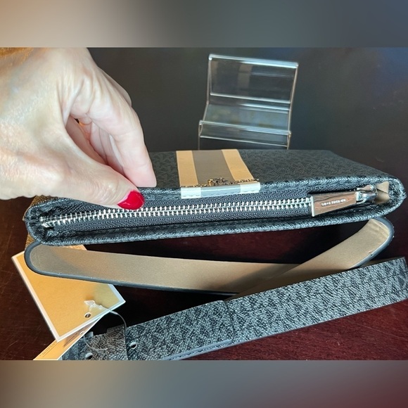 MICHAEL Michael Kors Belt Bag Monogram Coated Canvas Black Gray White S/M NWT - Picture 5 of 6